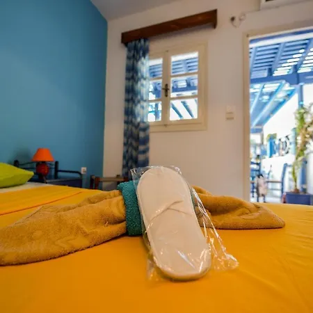 Kostas 4* Perissa (Santorini)