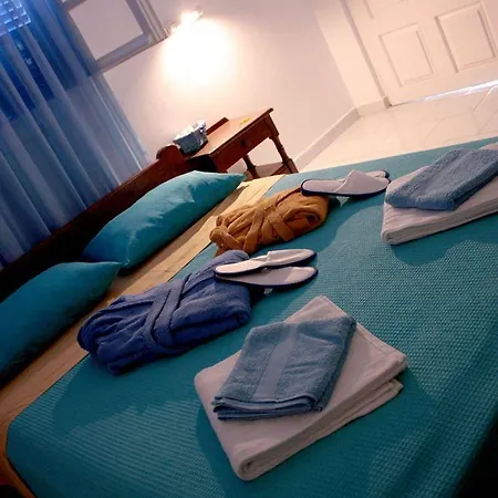 Kostas Hotel Perissa (Santorini)