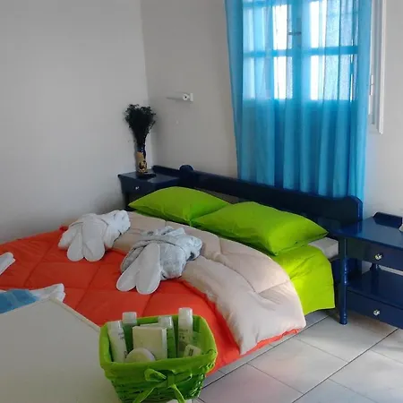 Kostas 4* Perissa (Santorini)