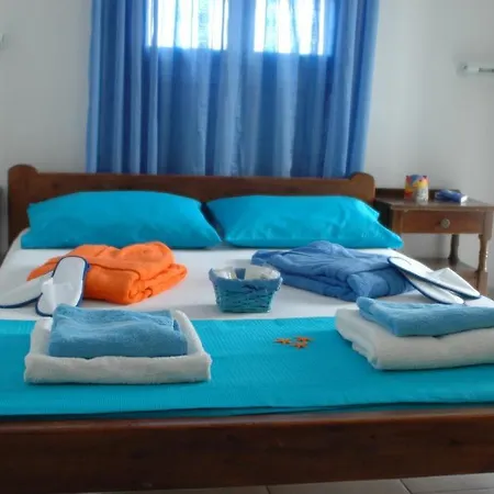 Hotel Kostas Perissa (Santorini)